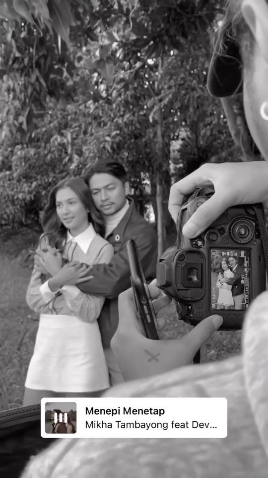 gaya pemotretan deva dan mikha tambayong © instagram