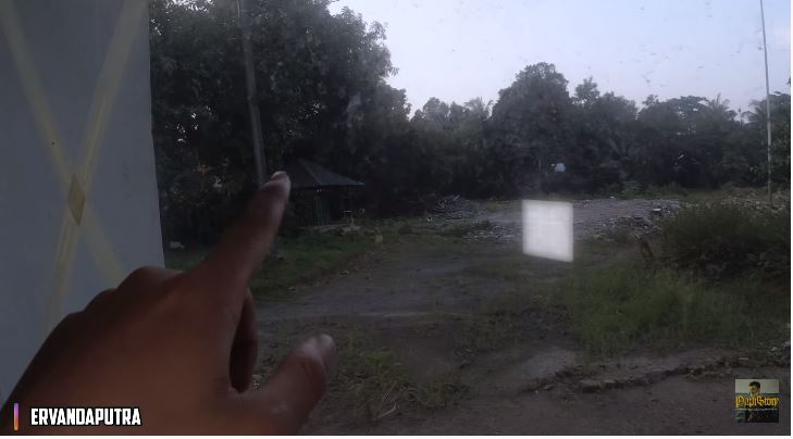 Sempat jadi restoran, 11 foto rumah lawas Syahrini yang kini mangkrak