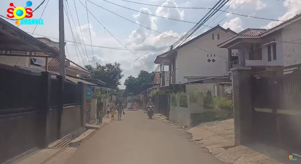 penampakan rumah pertama sule © YouTube