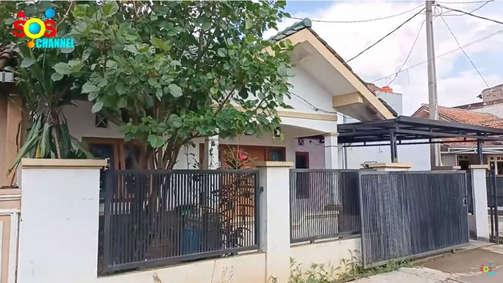 penampakan rumah pertama sule © YouTube