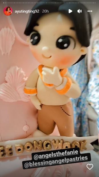 11 Detail potret kue ultah Ayu Ting Ting ke-30, kece bertema Korea