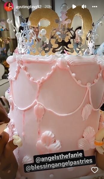 11 Detail potret kue ultah Ayu Ting Ting ke-30, kece bertema Korea