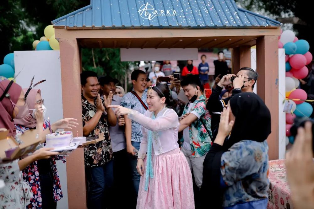pesta kejutan ultah Ayu Ting Ting © berbagai sumber pesta kejutan ultah Ayu Ting Ting © berbagai sumber