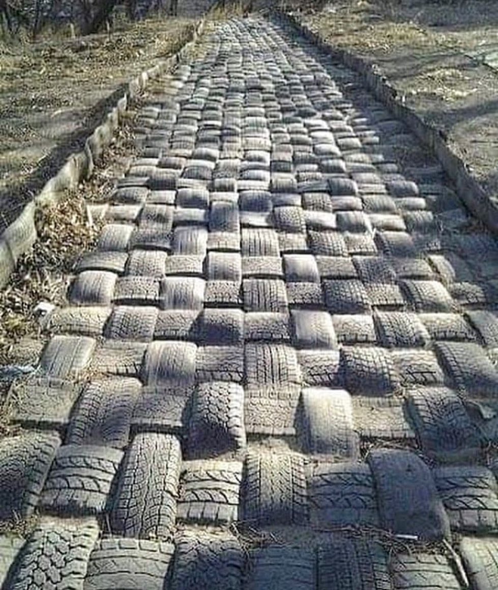 perbaikan jalan tapi malah lucu abis © berbagai sumber