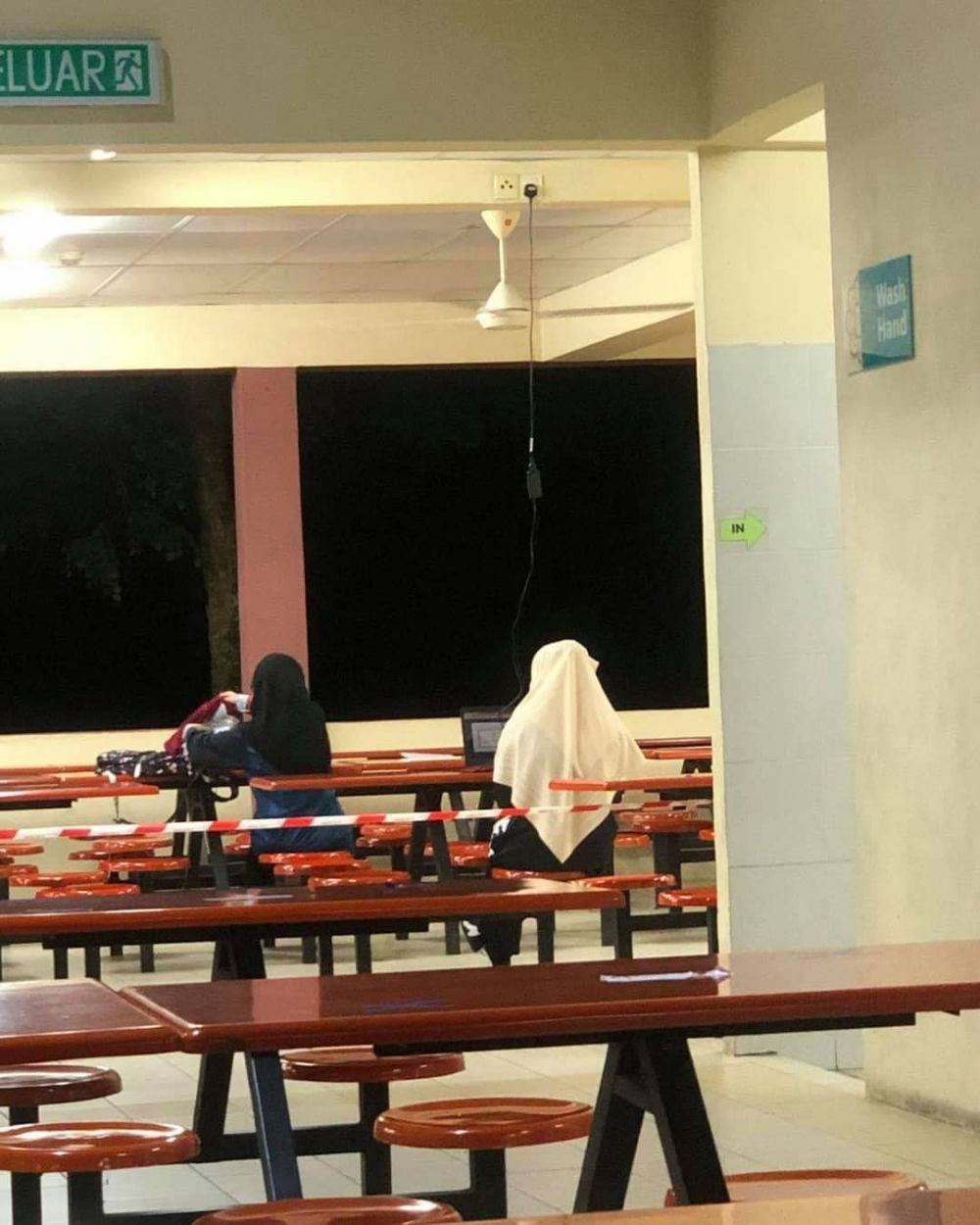 beda sendiri bikin salah fokus deh © berbagai sumber