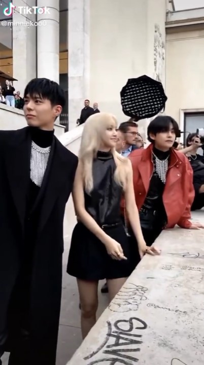 momen Park Bo-gum di Paris © berbagai sumber