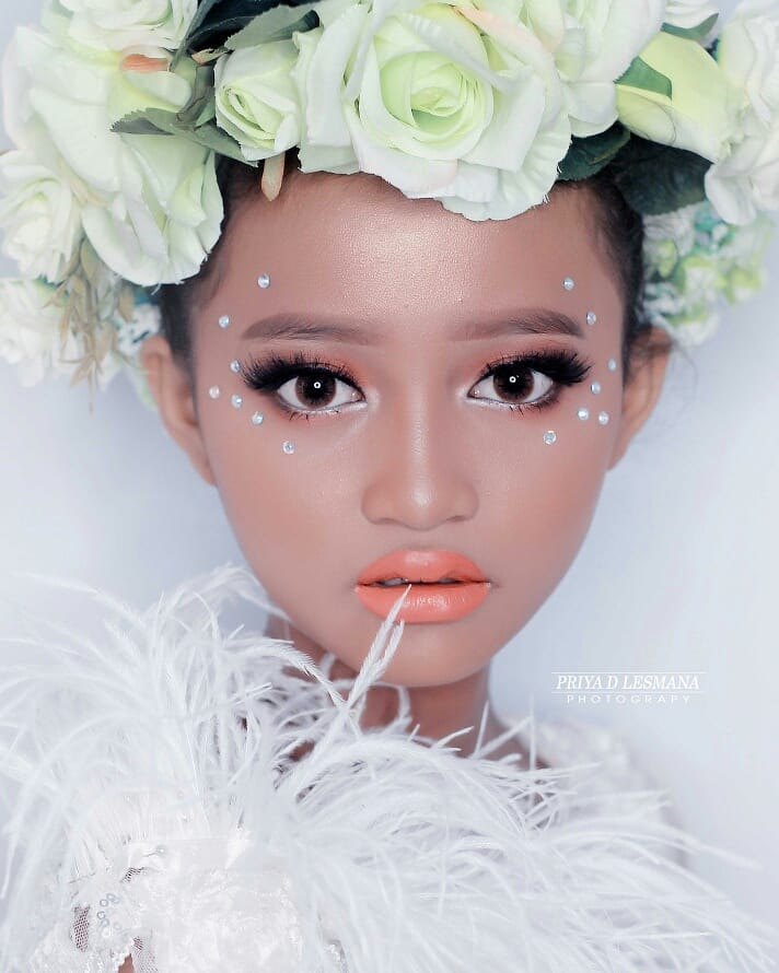 13 Pesona Olive Hanifah remaja Situbondo viral dimakeup bak supermodel