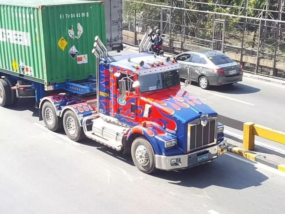 kendaraan terlihat keren tapi bikin heran © berbagai sumber kendaraan terlihat keren tapi bikin heran © berbagai sumber