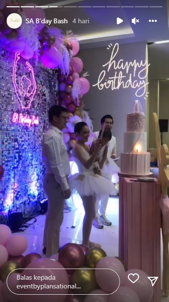 11 Potret kue ulang tahun Shandy ke-35, elegan bertema ballerina