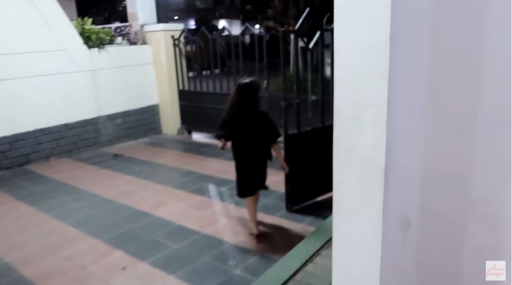 penampakan rumah sementara arumi bachsin © YouTube