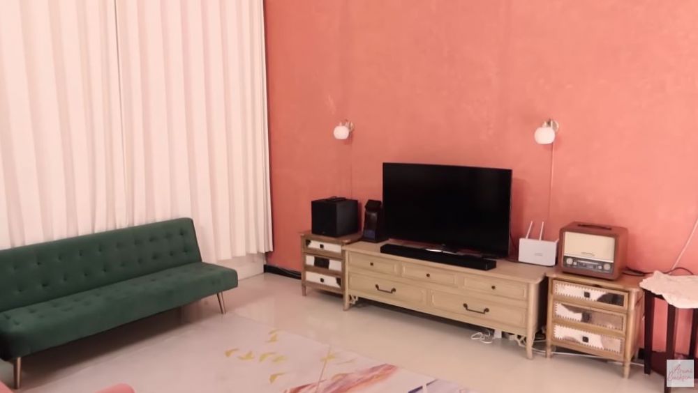 penampakan rumah sementara arumi bachsin © YouTube