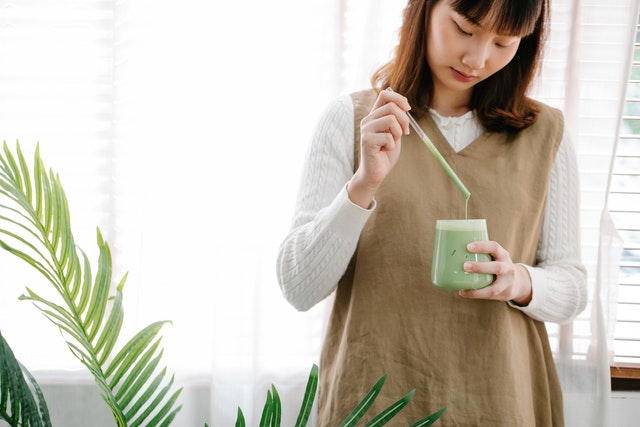 Redakan ngilu, 10 minuman ini jadi obat alami saat sakit gigi