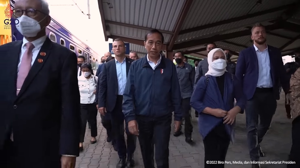 8 Potret kereta luar biasa bawa Jokowi ke Ukraina untuk misi damai