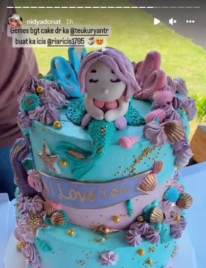 11 Detail potret kue ultah Ria Ricis ke-27 ini bikin nggak tega makan