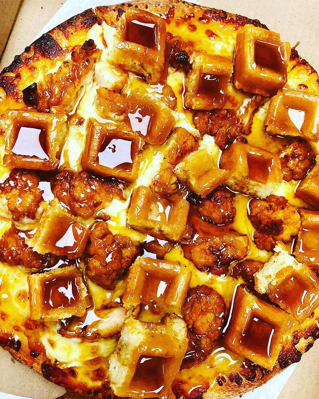 15 Penampakan pizza dengan topping nggak biasa, bikin geleng kepala