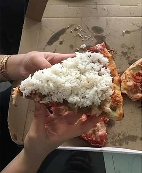 15 Penampakan pizza dengan topping nggak biasa, bikin geleng kepala