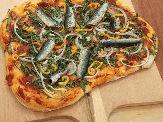 15 Penampakan pizza dengan topping nggak biasa, bikin geleng kepala