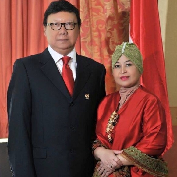 Potret kenangan manis Tjahjo Kumolo bersama istrinya © Instagram