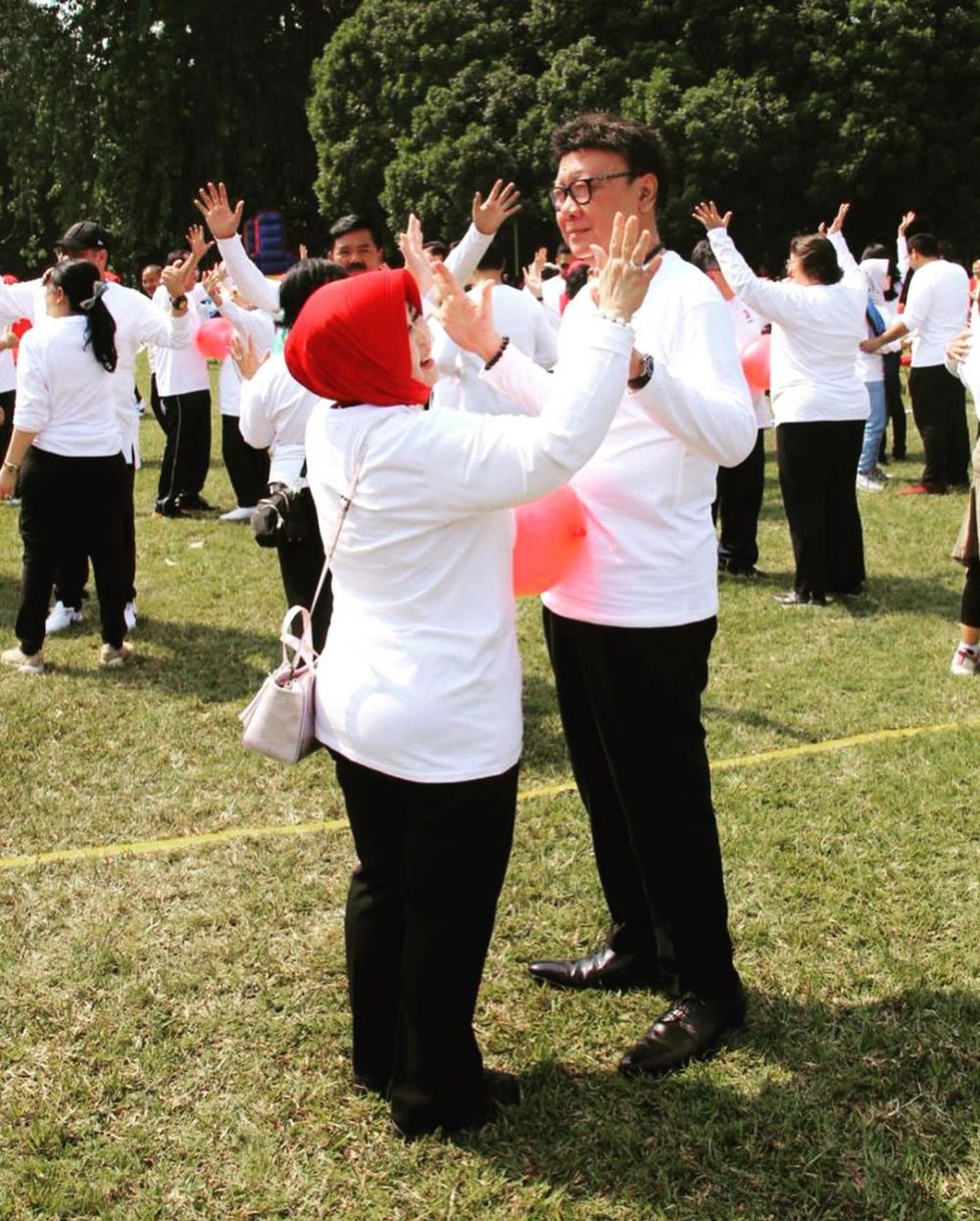 Potret kenangan manis Tjahjo Kumolo bersama istrinya © Instagram Potret kenangan manis Tjahjo Kumolo bersama istrinya © Instagram