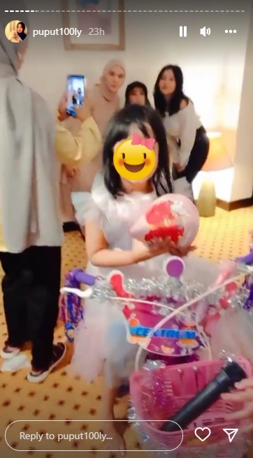 Momen Puput rayakan ulang tahun anak © Instagram