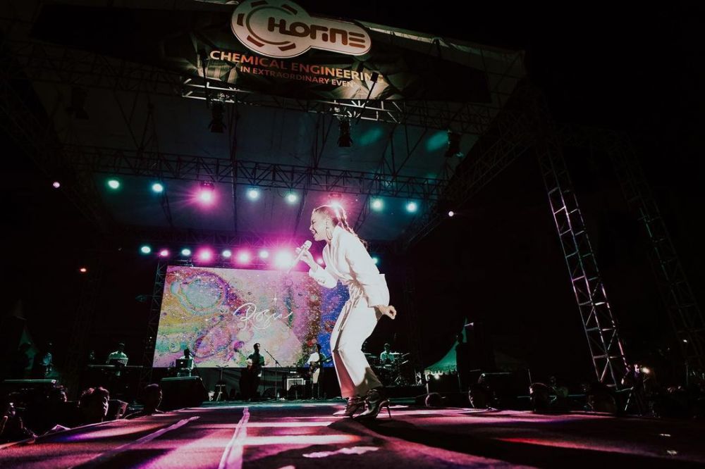 10 Pola makan Rossa, bantu jaga tubuh fit & kualitas suara saat konser