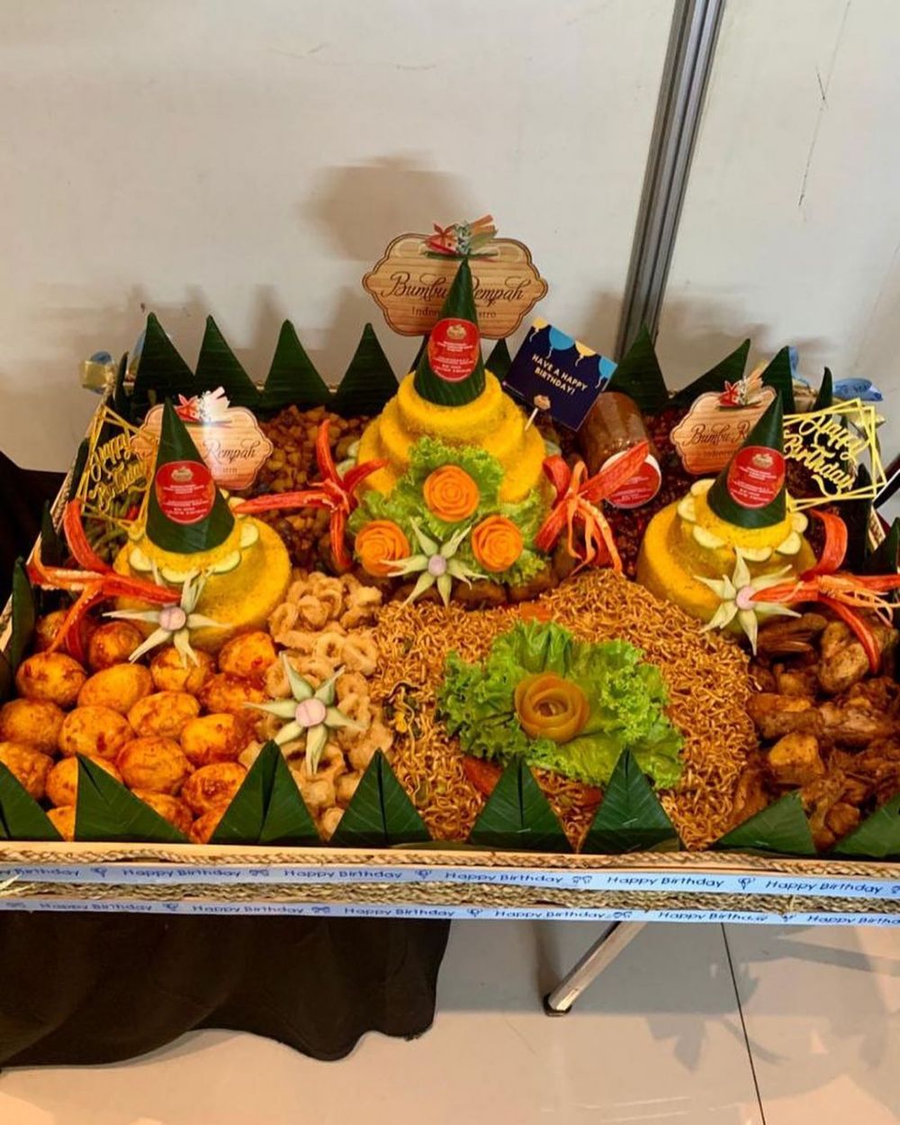 Lauk pendamping nasi tumpeng 11 seleb, plating Soimah simpel