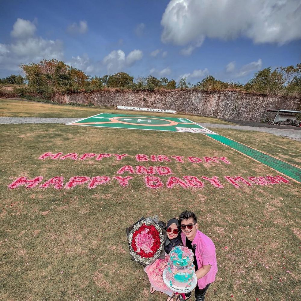 potret ultah ria ricis ke-27 © instagram potret ultah ria ricis ke-27 © instagram