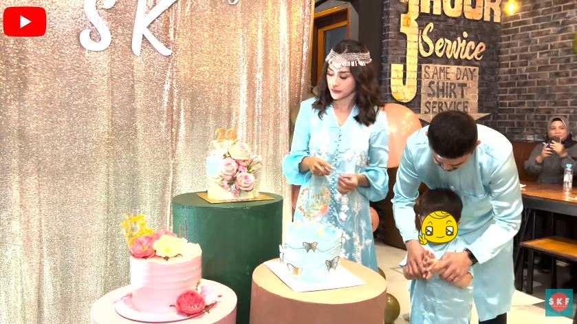Potret kue ulang tahun 13 pedangdut, punya Ayu Ting Ting elegan