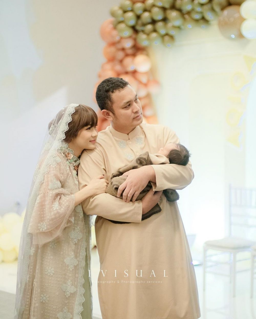 Momen aqiqah Baby Gin anak Gilang Dirga © 2022 Instagram 