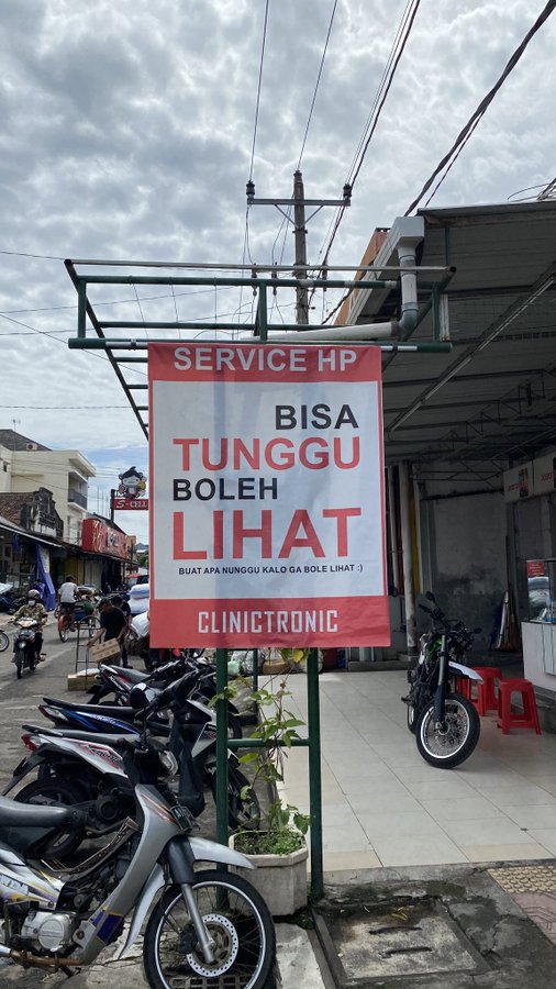 spanduk tapi kata-katanya kocak © berbagai sumber spanduk tapi kata-katanya kocak © berbagai sumber