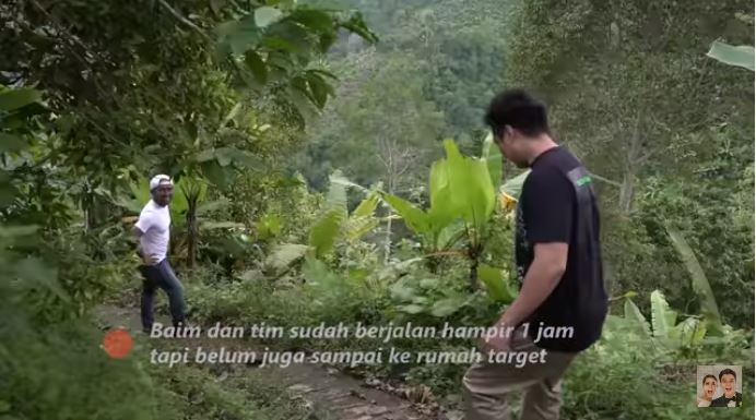 7 Momen Baim Wong datangi rumah kakek di tengah hutan, alami kaki luka