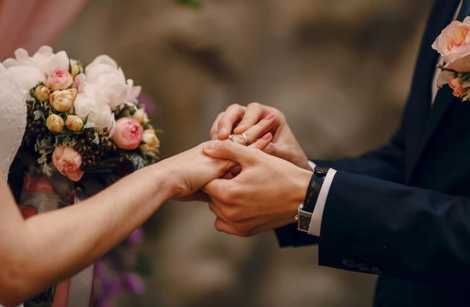 Arti mimpi disukai laki-laki tidak dikenal © 2022 berbagai sumber