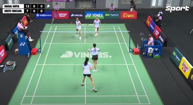 Erika Carlina Berbagai sumber