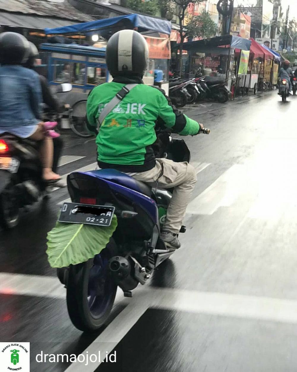 pengganti spakbor belakang motor lucu © berbagai sumber pengganti spakbor belakang motor lucu © berbagai sumber