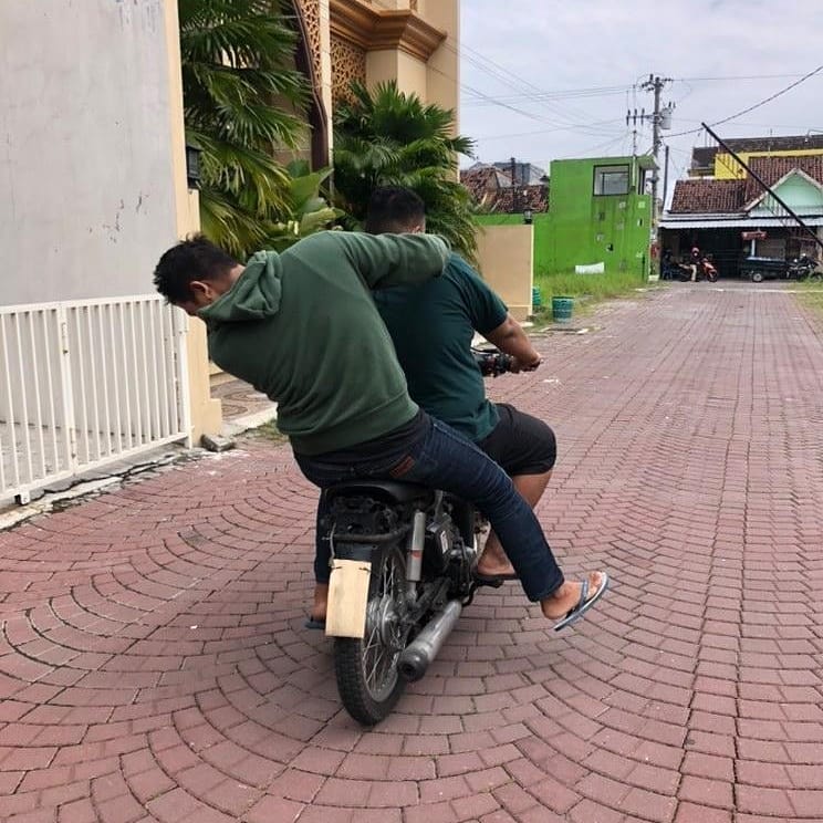 pengganti spakbor belakang motor lucu © berbagai sumber pengganti spakbor belakang motor lucu © berbagai sumber