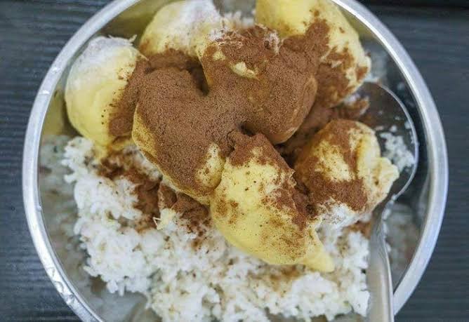 15 Kombinasi makanan campur es krim ini bikin geleng-geleng kepala