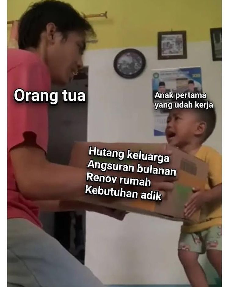Meme suka duka jadi anak pertama © berbagai sumber