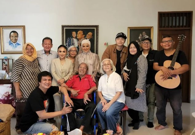 seleb jenguk Bob Tutupoly sebelum meninggal © Instagram