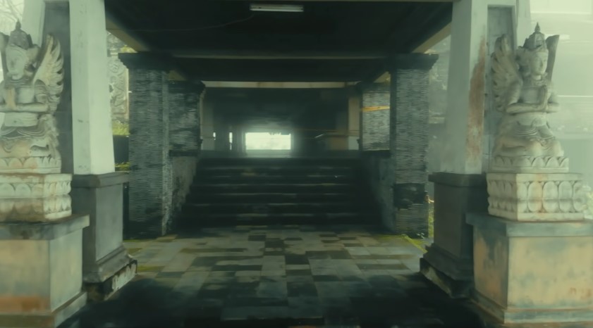 hotel milik Tommy Soeharto yang terbengkalai © YouTube