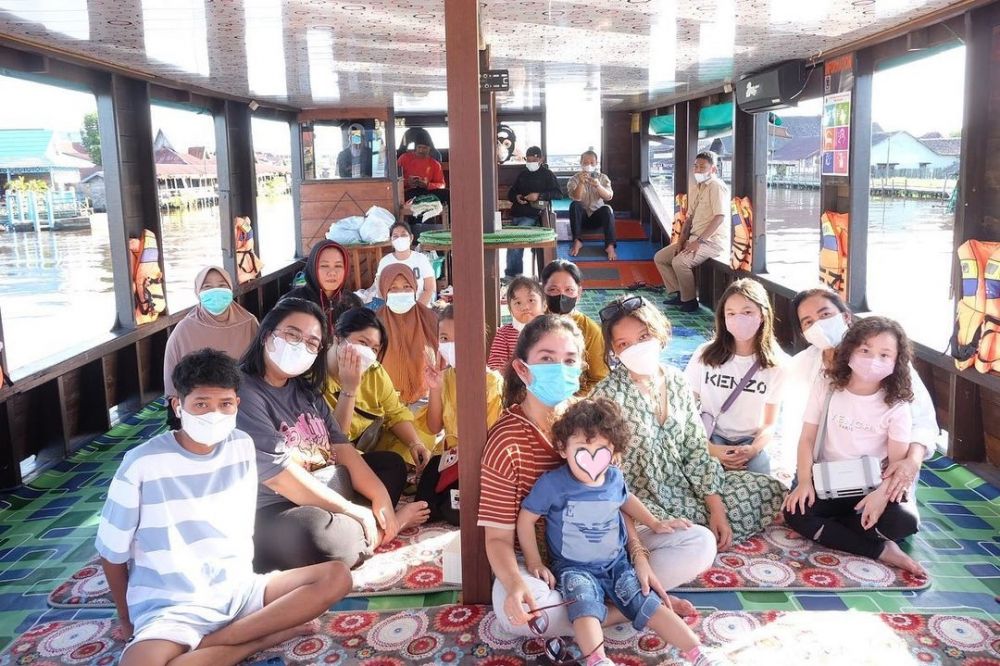 momen akrab ussy dan mantan suami © instagram