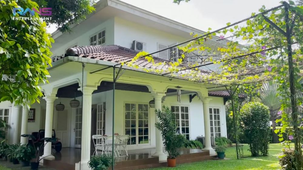 potret rumah raffi ahmad jadi koleksi motor © YouTube