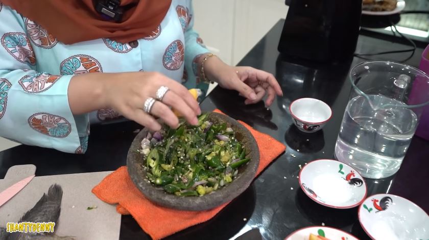 10 Kreasi sambal buatan Shanty Denny, simpel dan pedasnya nampol