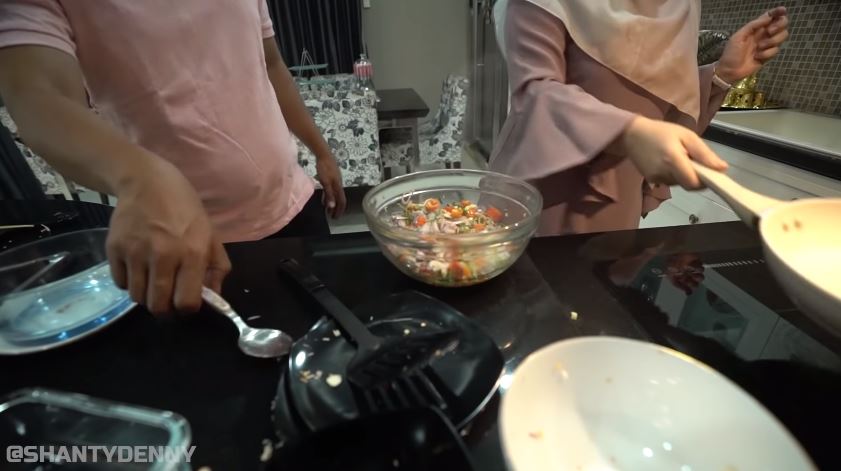 10 Kreasi sambal buatan Shanty Denny, simpel dan pedasnya nampol