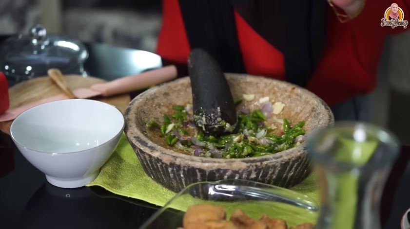 10 Kreasi sambal buatan Shanty Denny, simpel dan pedasnya nampol