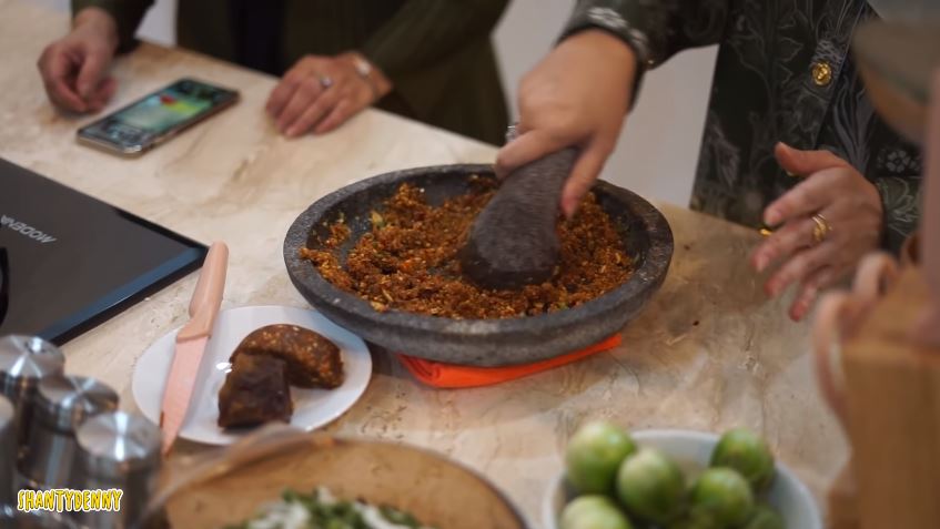 10 Kreasi sambal buatan Shanty Denny, simpel dan pedasnya nampol