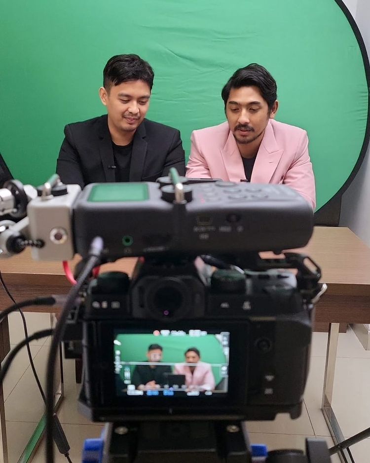 Aktivitas Arya Saloka © berbagai sumber Aktivitas Arya Saloka © berbagai sumber