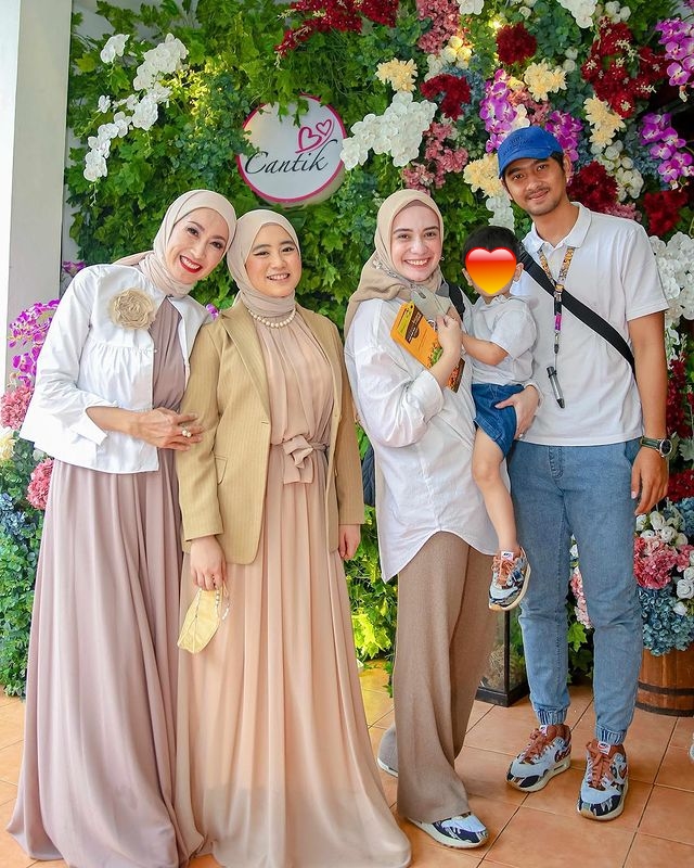 Aktivitas Arya Saloka © berbagai sumber Aktivitas Arya Saloka © berbagai sumber