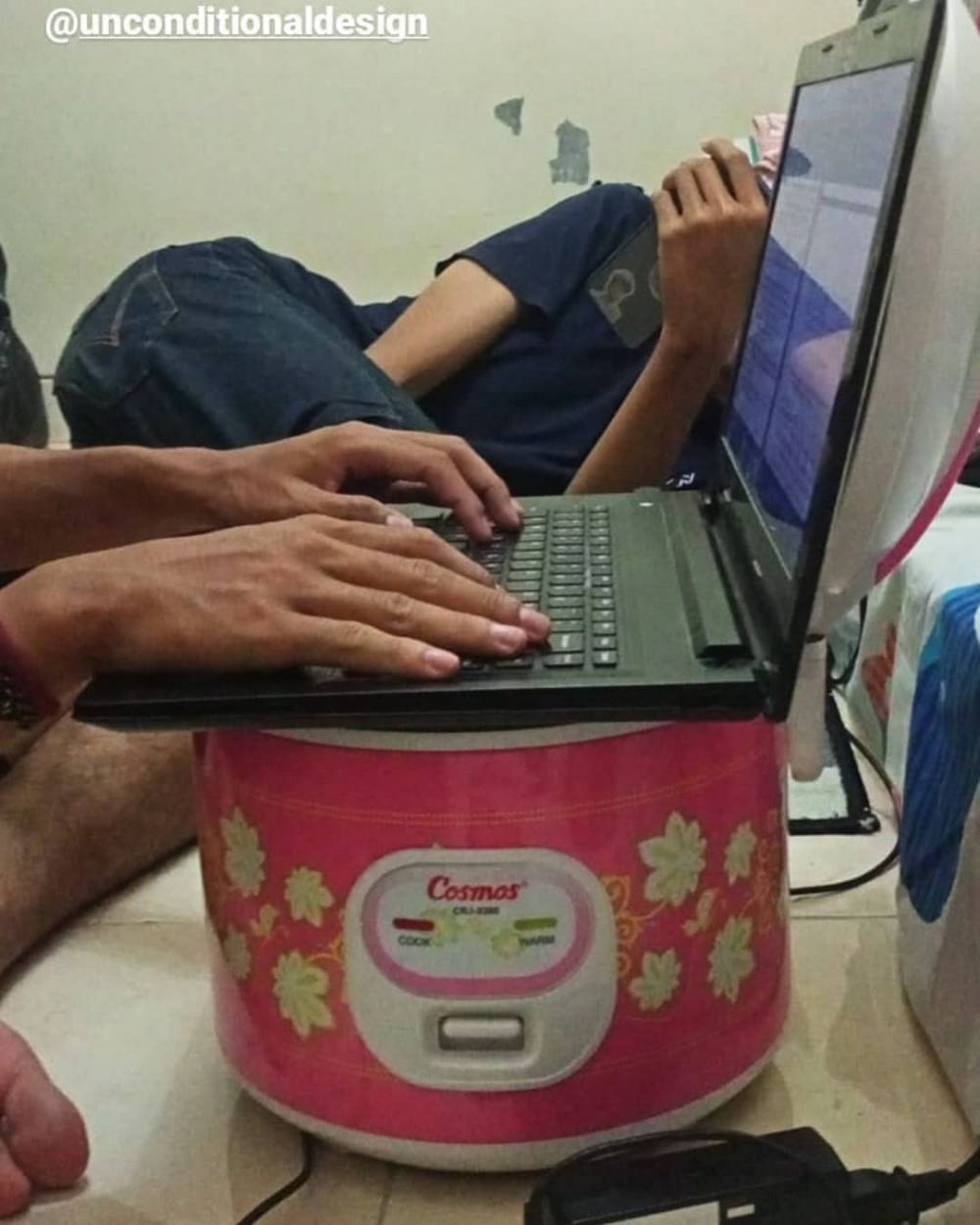 orang kerja tapi nyeleneh caranya © berbagai sumber