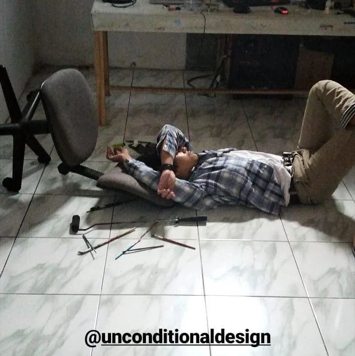 benda jadi bantal untuk tidur kocak © berbagai sumber