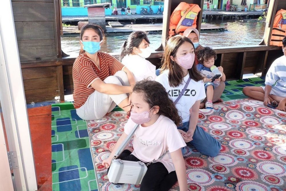 Momen Ussy Sulistyawati di Kalimantan © Instagram